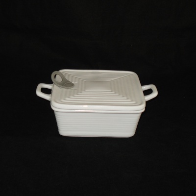 Fuente-porcelana-con-tapa-140084.JPG