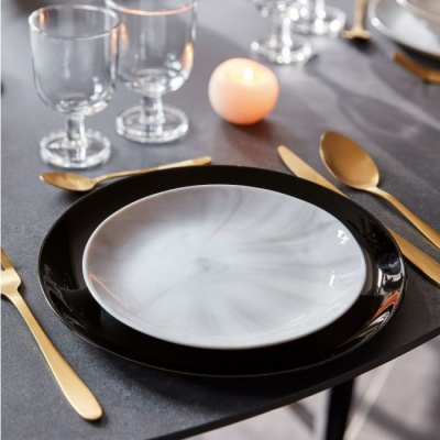 958433-2-PLATO.jpg