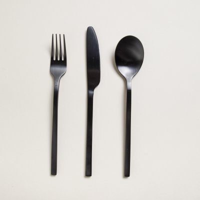 CUBIERTOS-NGROS-M.jpg